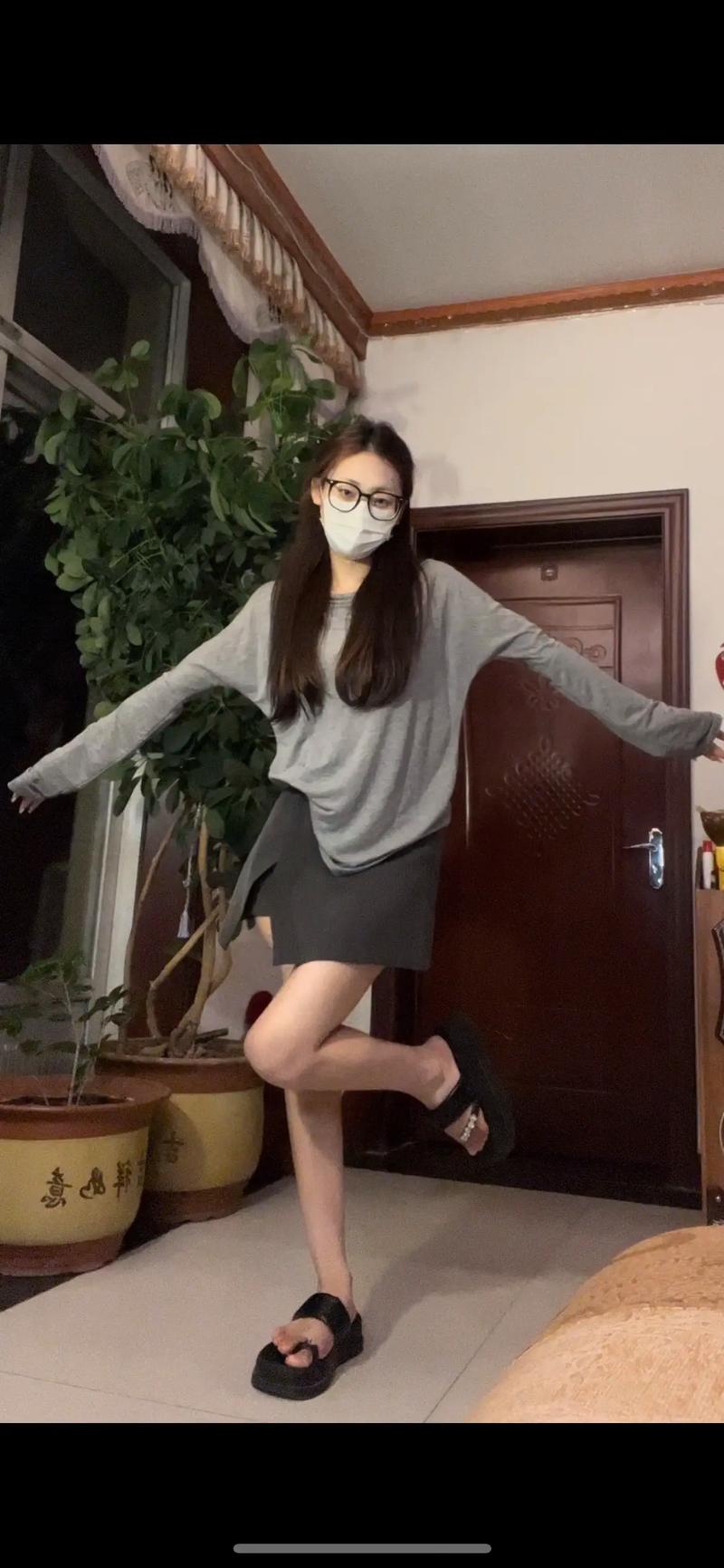 素颜出门灰色慵懒风才最高级 #我的穿搭日记 #灰色系